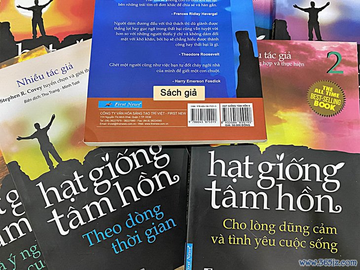 Sách giả, sách lậu trên sàn thương mại điện tử: Làm gì để tự cứu mình? - Ảnh 1.