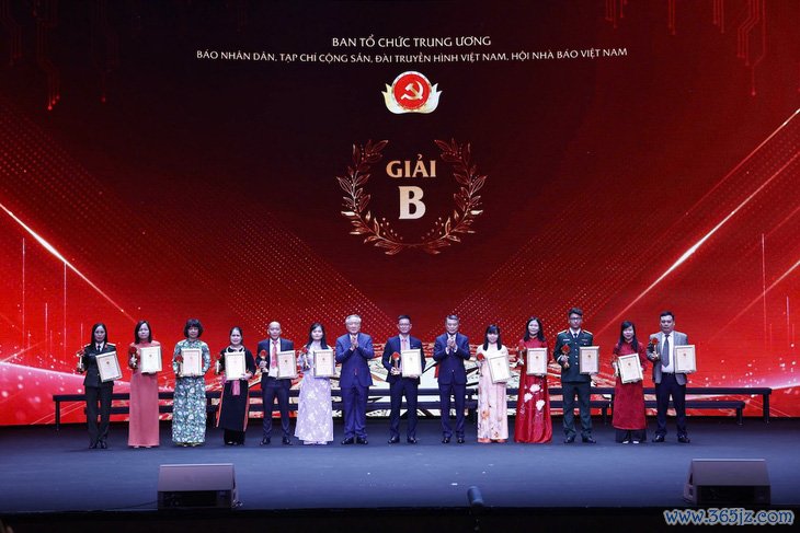 Toàn văn phát biểu của Tổng Bí thư Tô Lâm tại lễ trao giải báo chí 'Búa liềm vàng' 2024 - Ảnh 3.