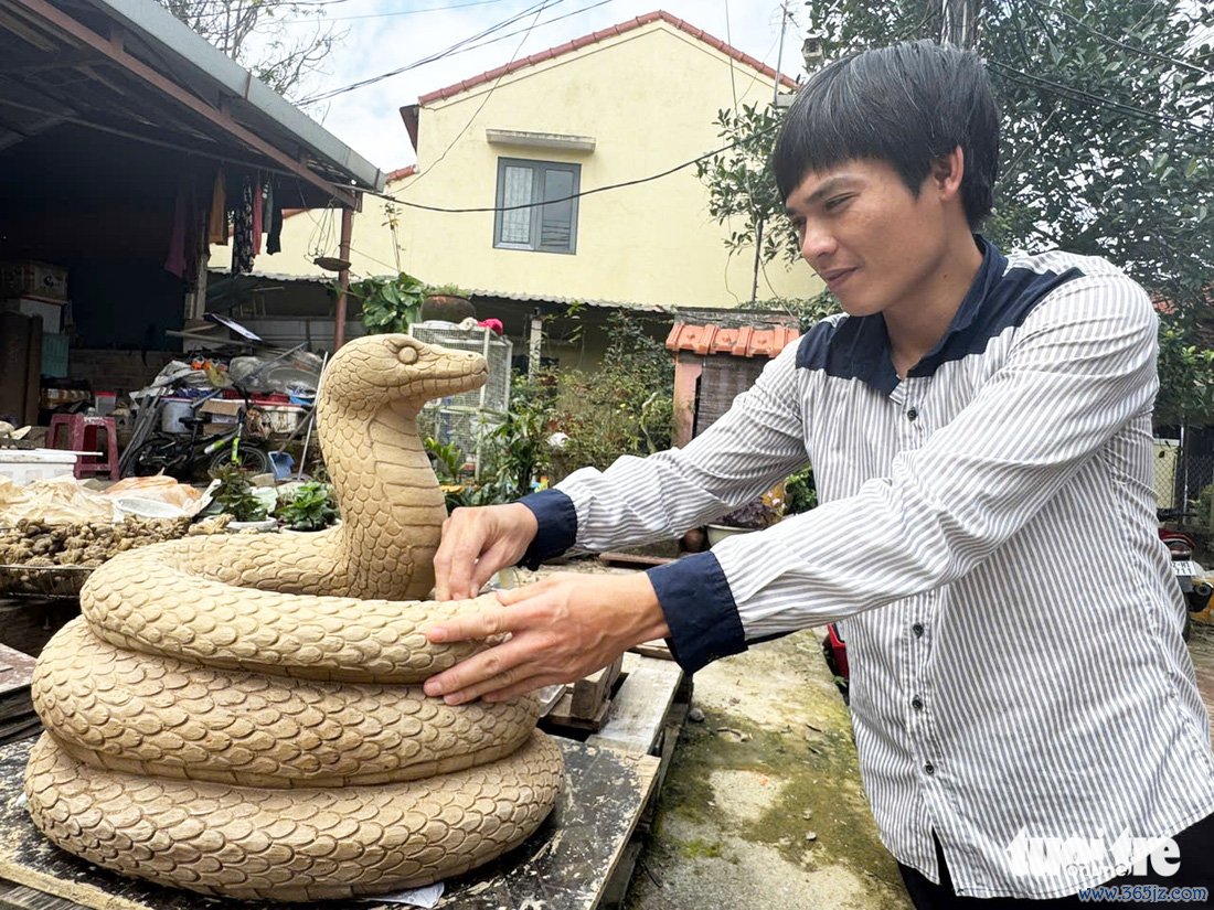 Đủ loại 'bé Na' ở làng gốm cổ Hội An khiến du khách thích thú - Ảnh 3.